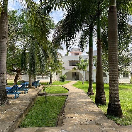 Royal Palms Apartment A4 Момбаса Экстерьер фото