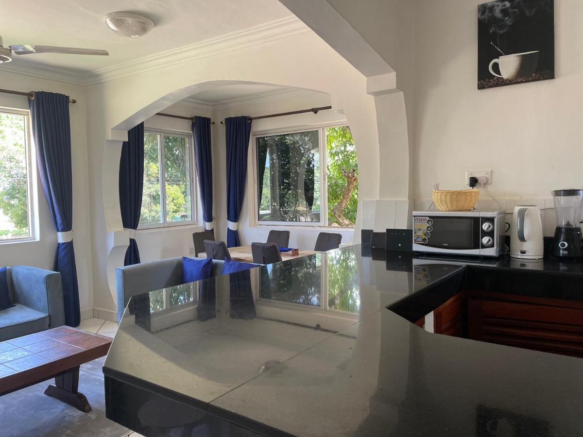 Royal Palms Apartment A4 Момбаса Экстерьер фото