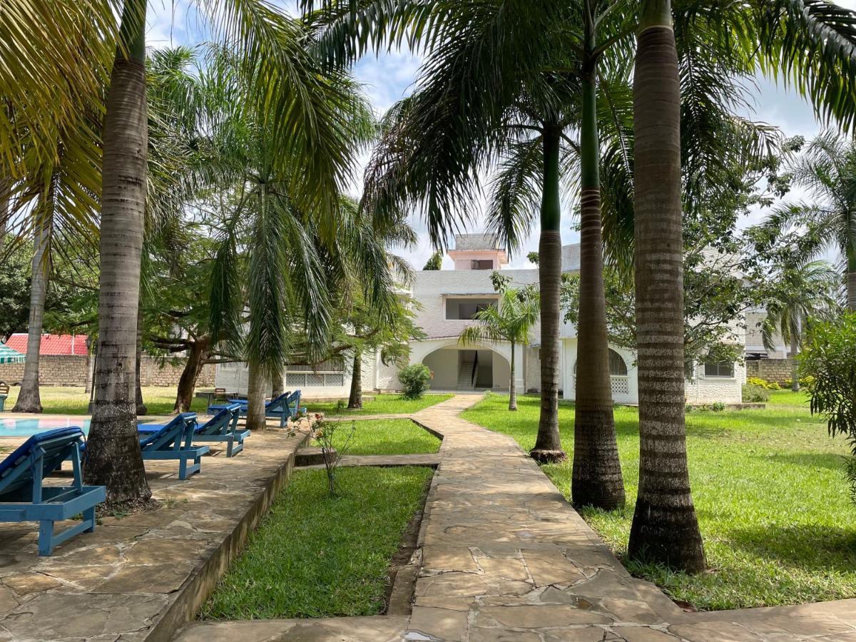 Royal Palms Apartment A4 Момбаса Экстерьер фото